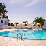 Lanzarote Bliss Апартаменти *